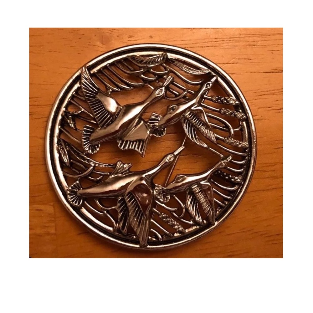 Vintage Sarahoo silver round brooch with four bird